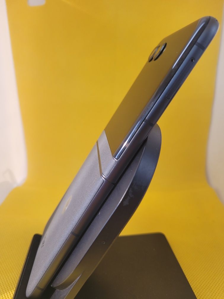 Razr 2024 8/256 gb