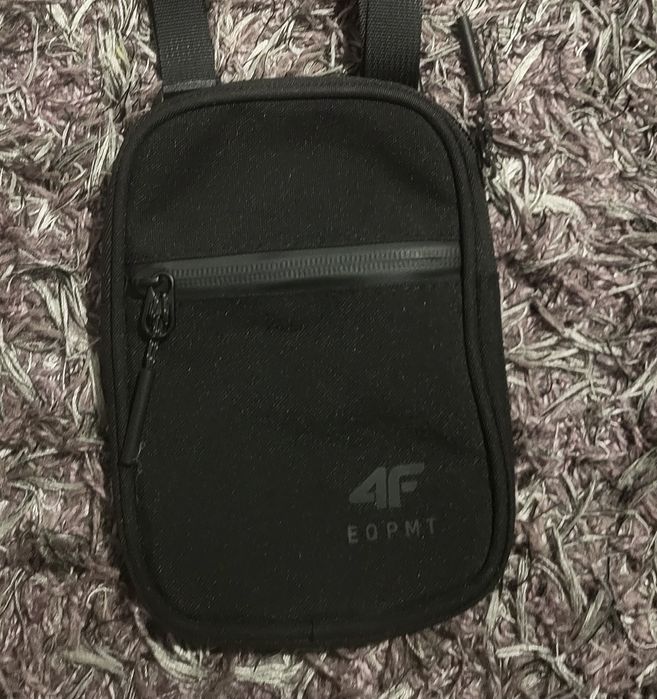 Saszetka na ramię 4f