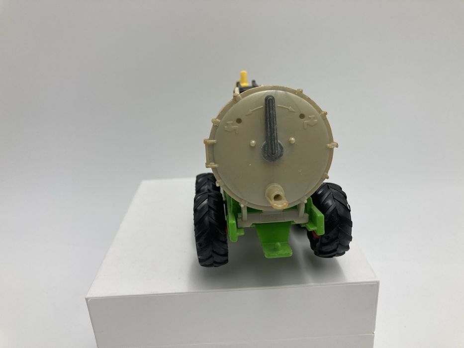 Siku Farmer 2252 1:32 Przyczepa beczkowa beczkowóz