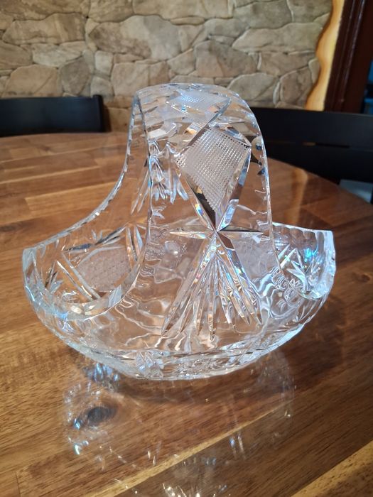 Kryształowy koszyk na owoce