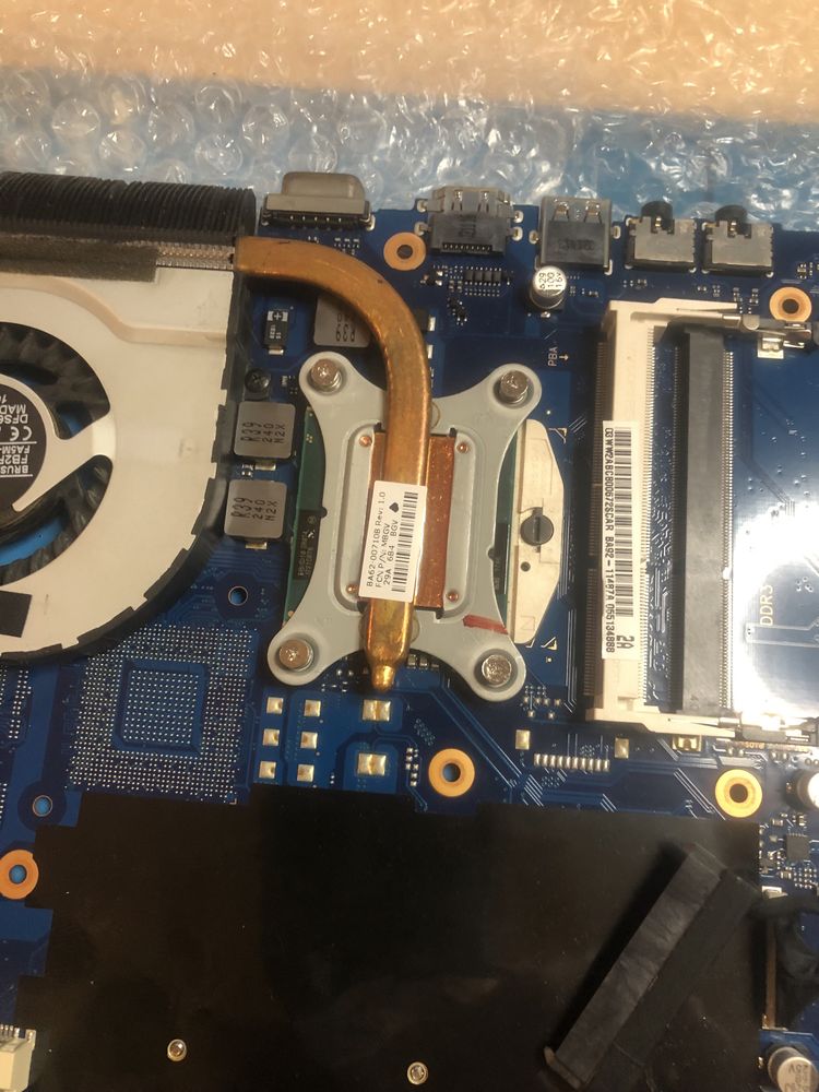 Płyta główna Samsung NP300E5C  uszkodzona, komplekt z procesorom