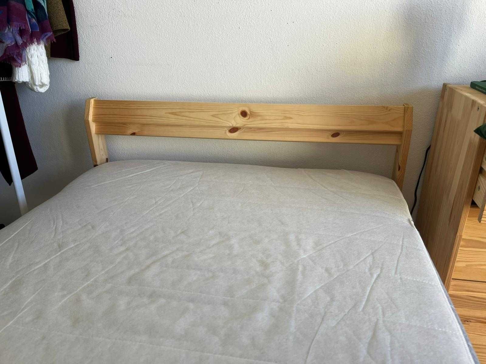 Cama + colchão solteiro praticamente novos