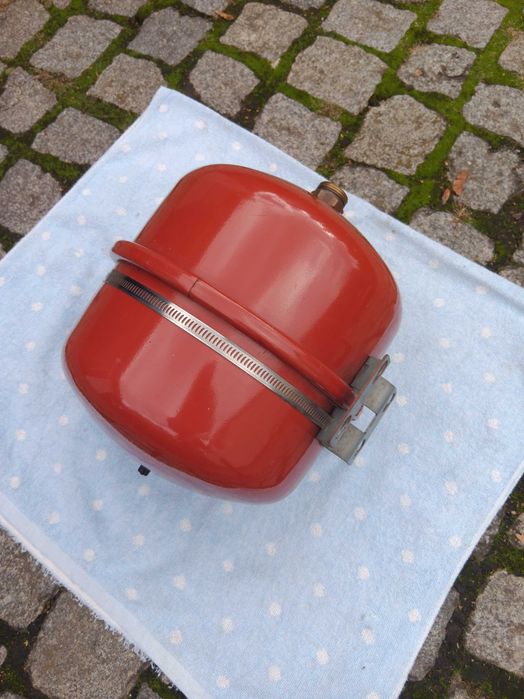 Zbiornik naczynie wyrównawcze