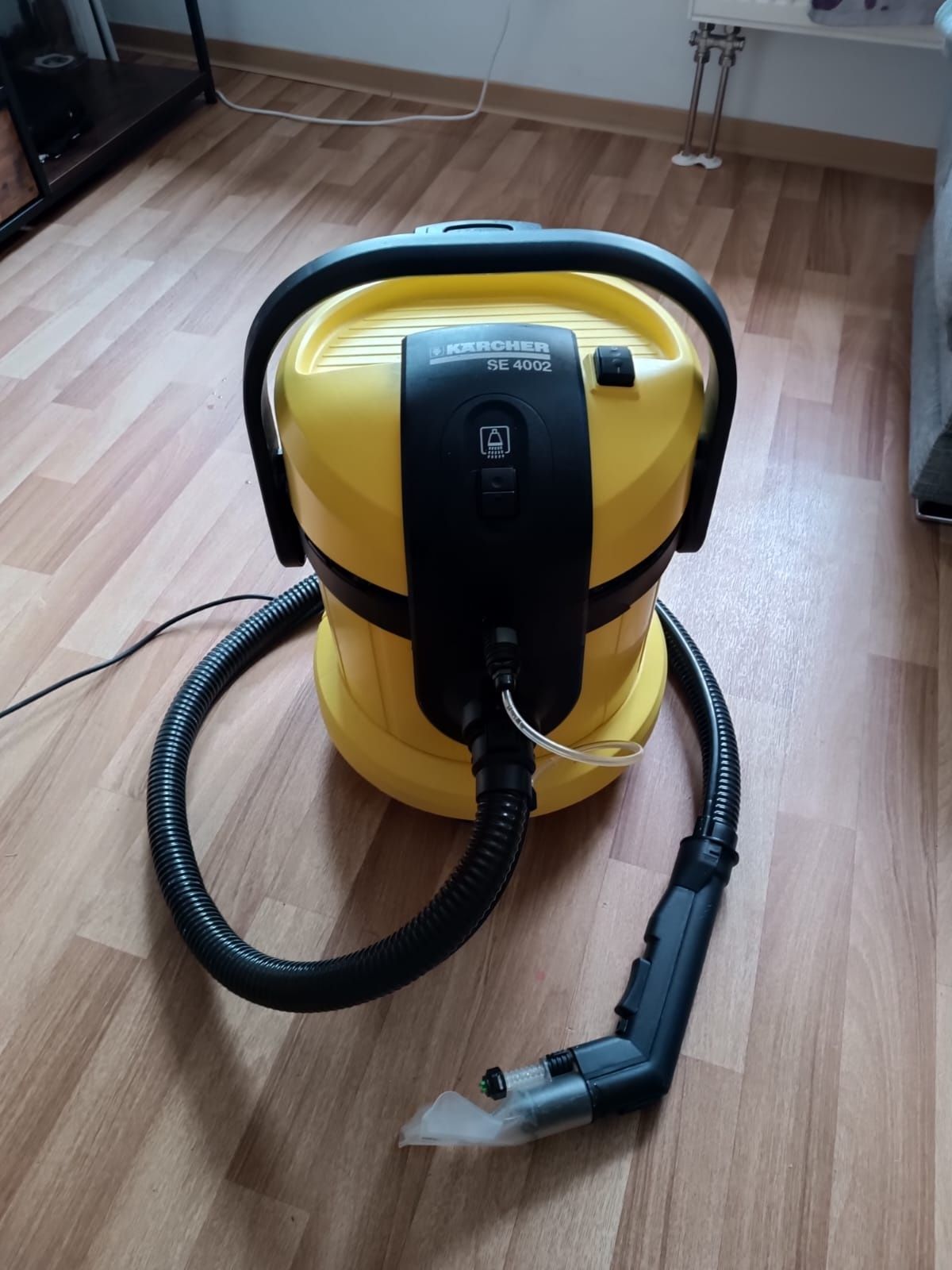 Odkurzacz piorący Karcher 4002