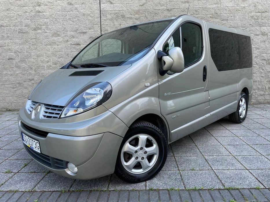 Renault Trafic 2.0 Diesel Passenger Automat 9-Osób Klimatronik Welur Nawigacja Alu