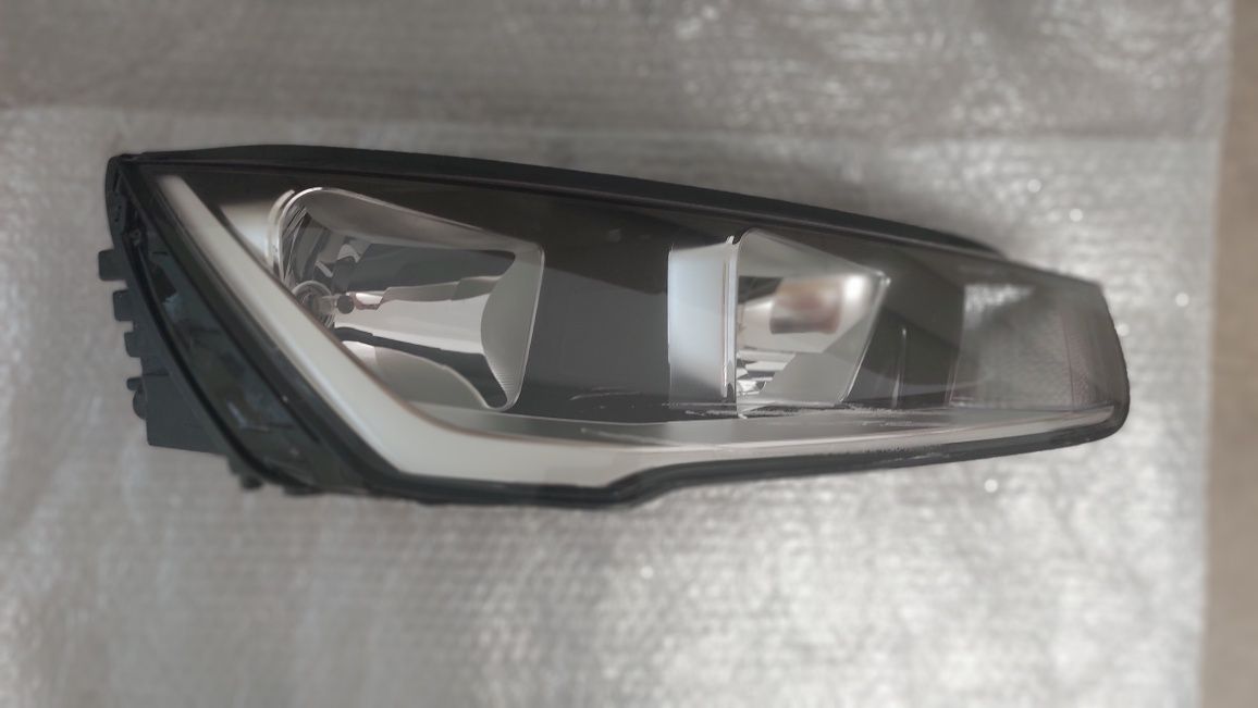 Права передня галогена, Фара на Audi A1 покоління 8Х (2010-2018)р