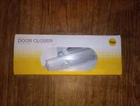 Samozamykacz / door closer marki Yale - kolor srebrny