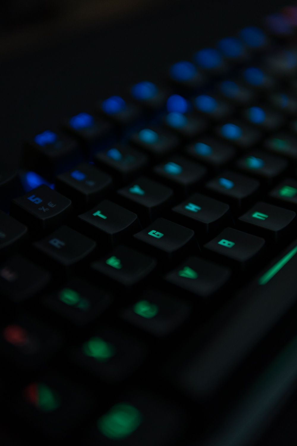 Teclado Mecânico KROM Kernel (Switches Vermelhos) - Como Novo