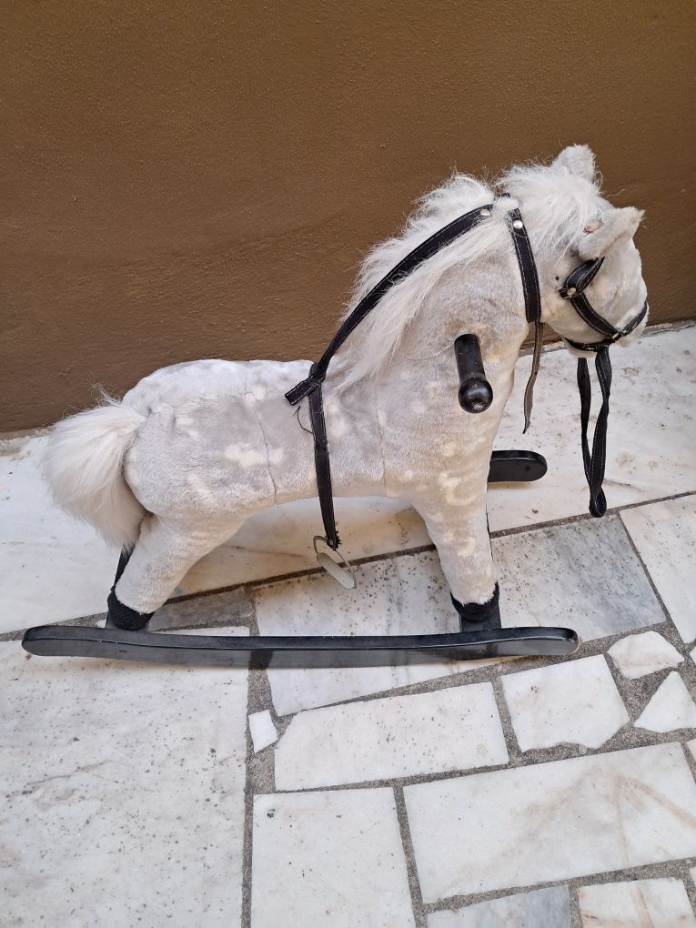 Cavalinho de baloiço antigo