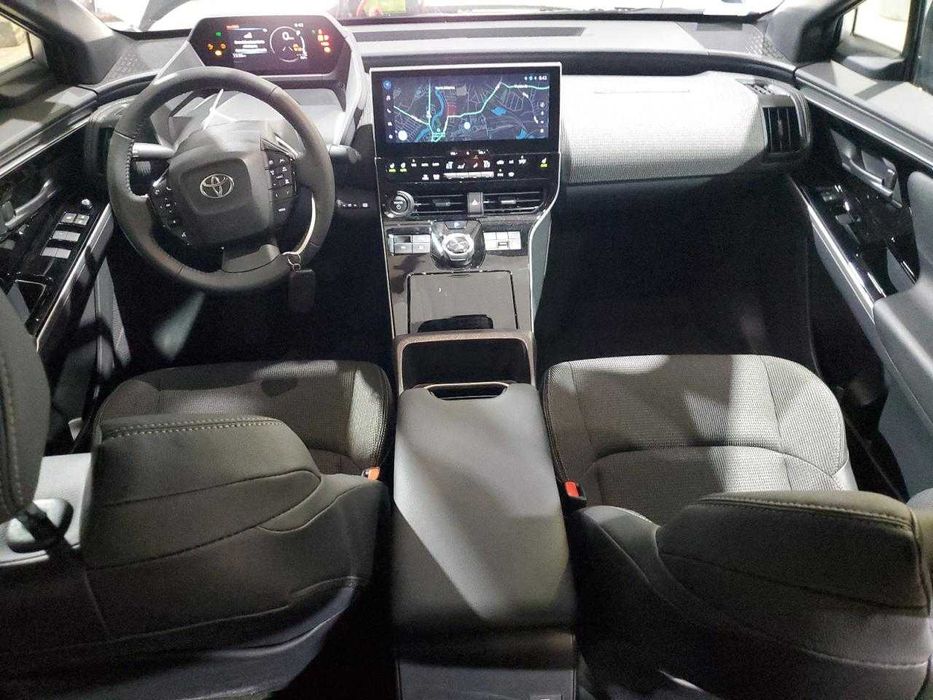 Бампер TOYOTA  BZ4X XLE розборка ТОЙОТА БЗ