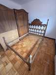 Cama antiga de madeira