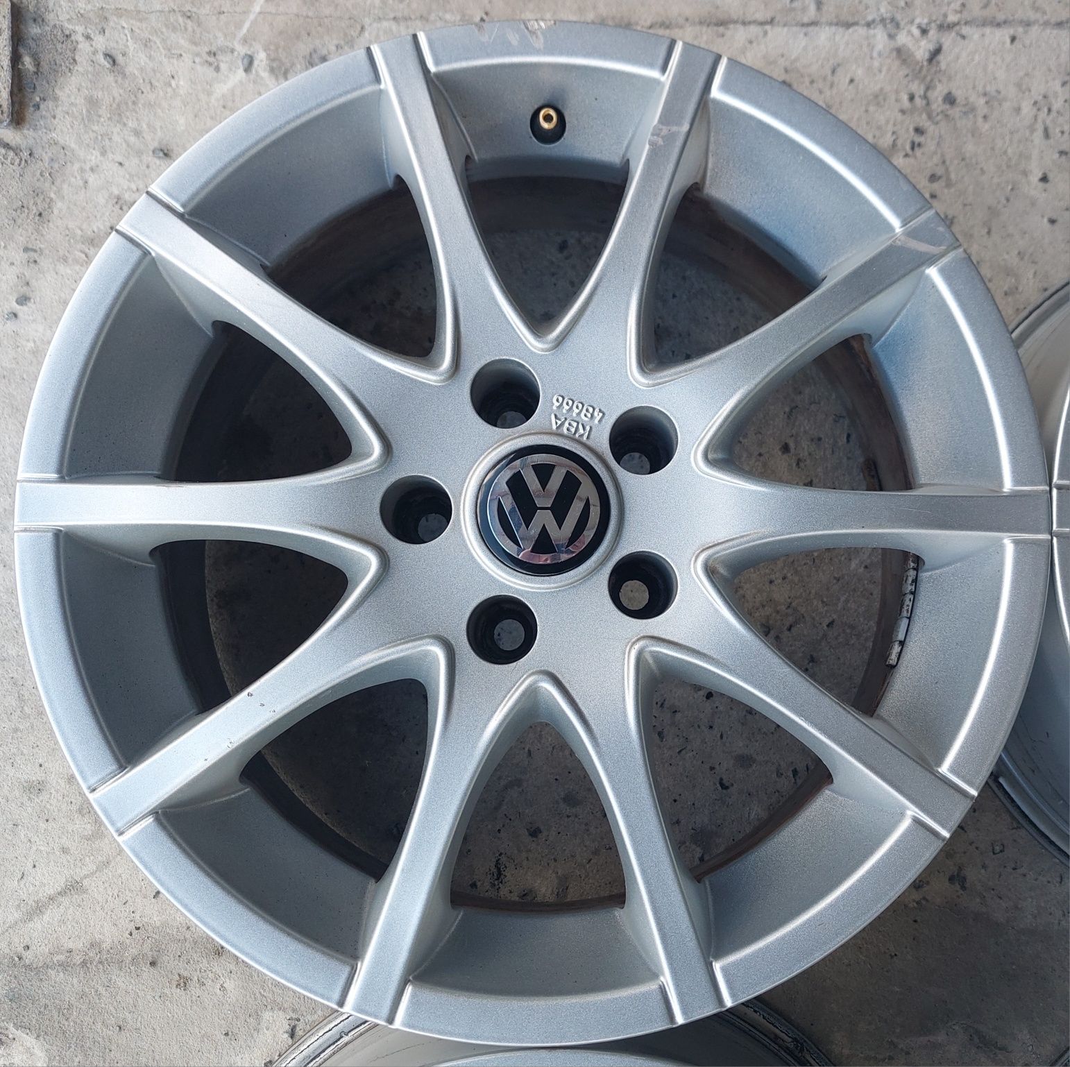 5 112 R16 VW Passat Golf Jetta Tiguan Touran