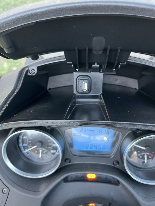 Piaggio Mp3 500cc Sport carta carro