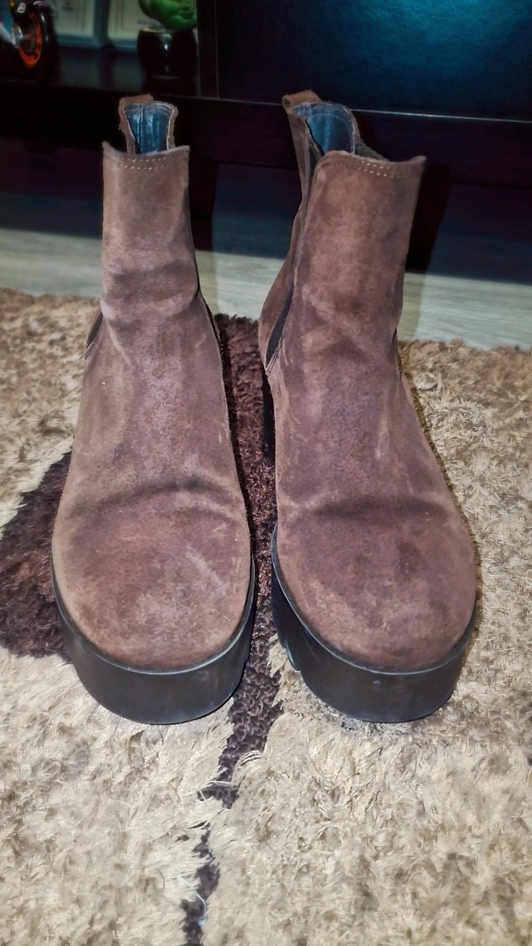 Botas usadas poucas vezes