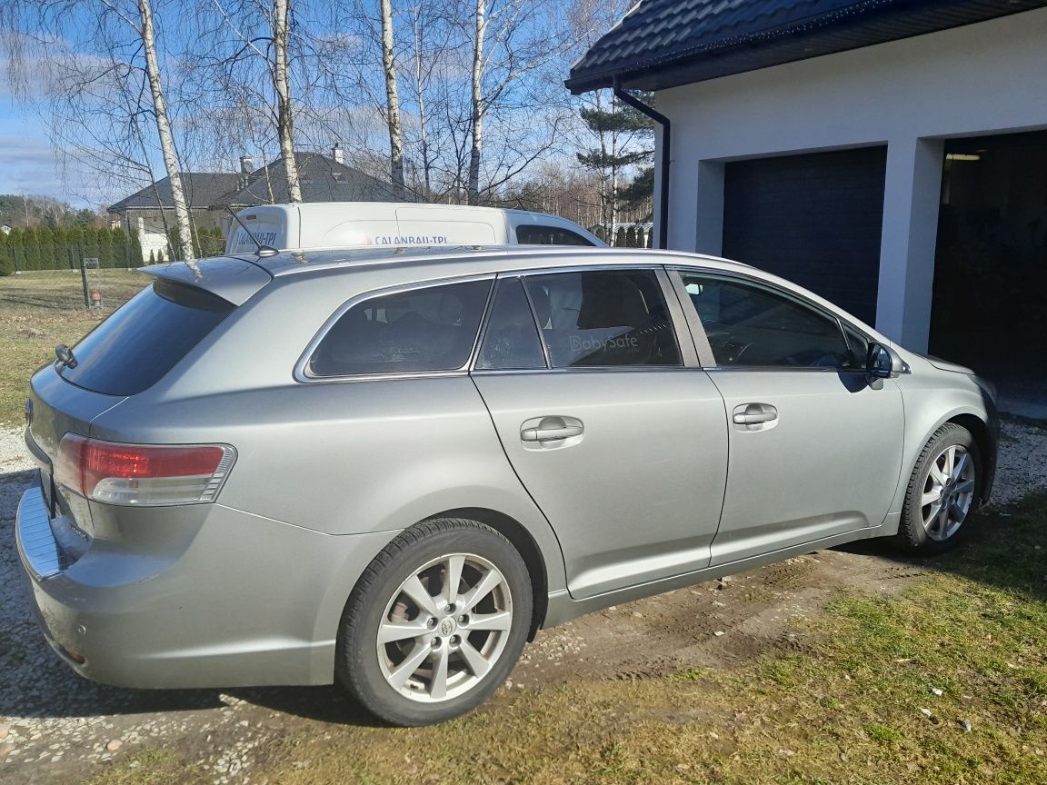 Toyota Avensis T27