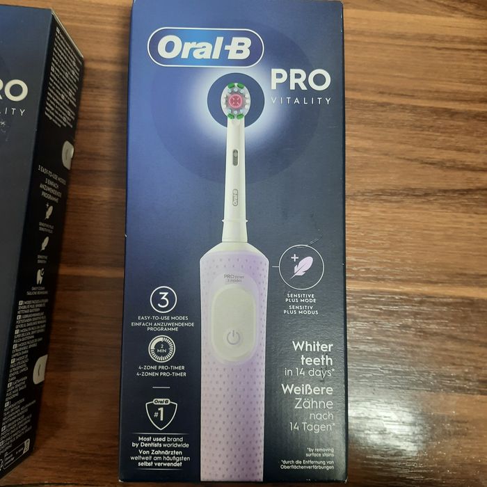 Електрична зубна щітка Oral b vitality pro