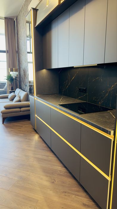 Продам 3-кімнатну квартиру з видом на Дніпро та місто Черкаси!