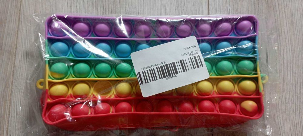 Kolorowy piórnik w kolorach tęczy Pop-It zabawka sensoryczna/piórnik