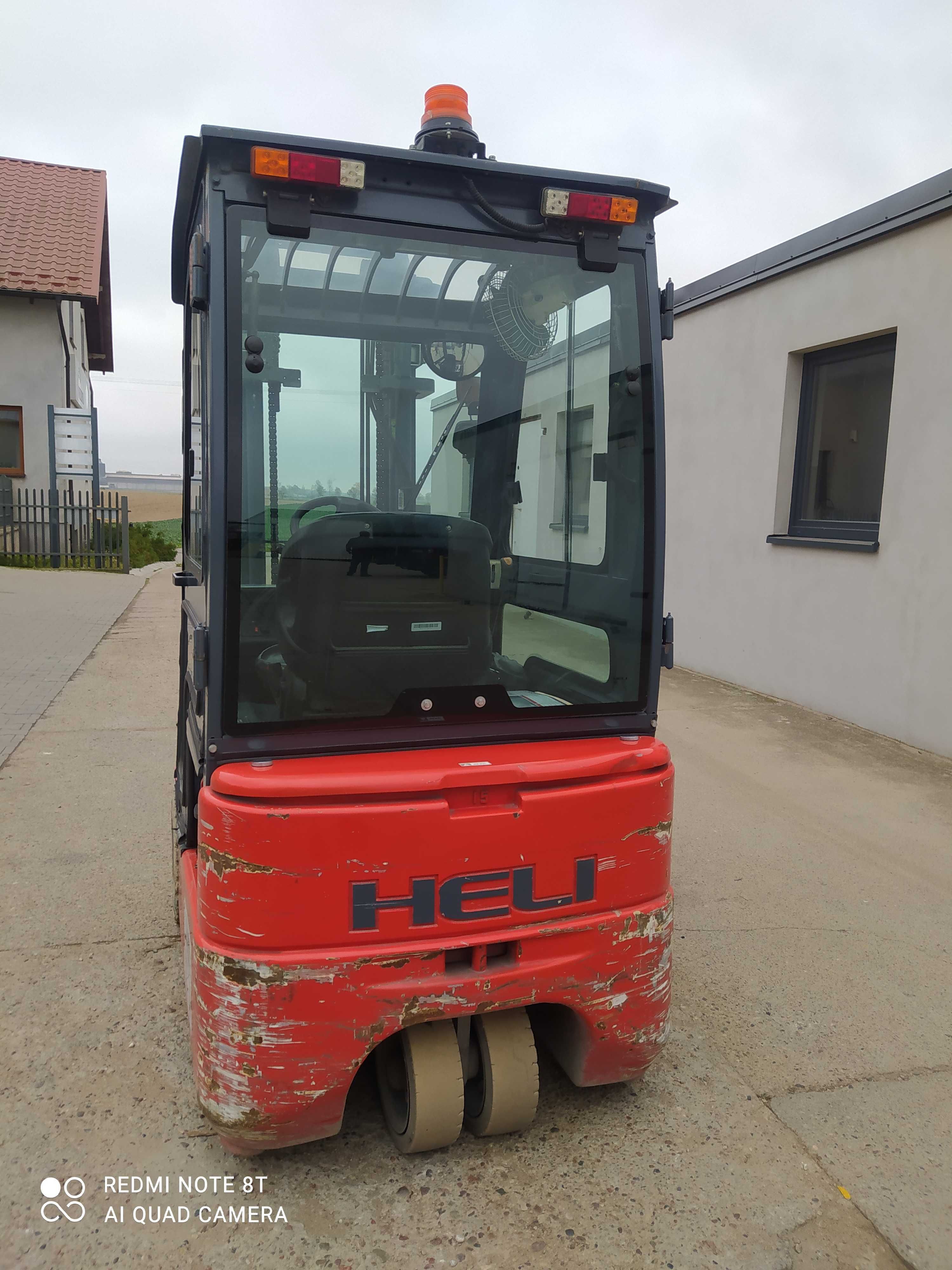 Wózek elektryczny trójkołowy Heli