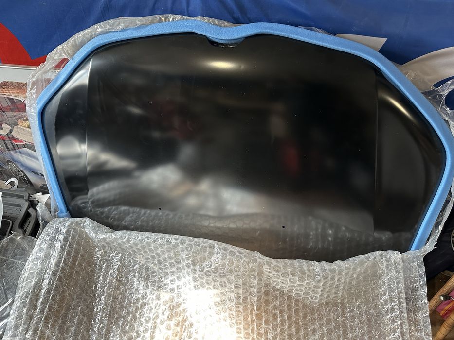 Капот Рено Логан Сандеро II