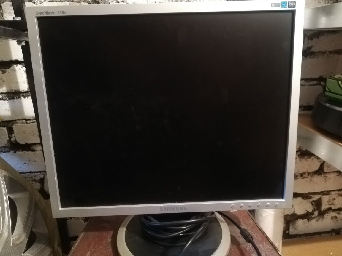 Monitor komputerowy