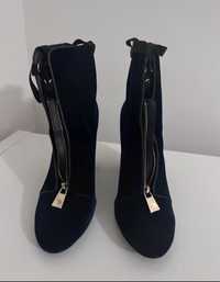 Botas com salto Zara