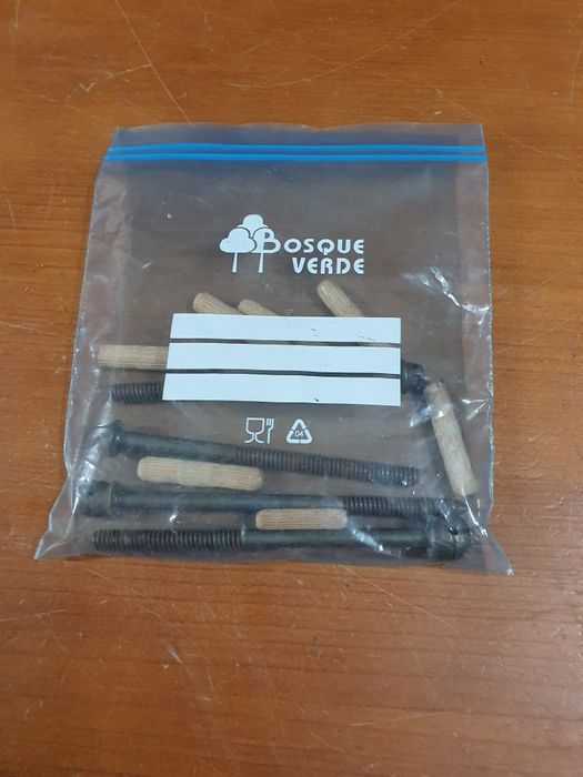 Cama de solteiro, em boas condições.