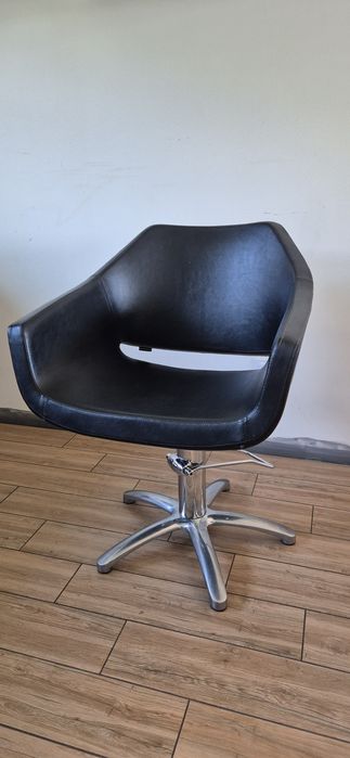 Fotel fryzjerski skórzany czarny beauty star