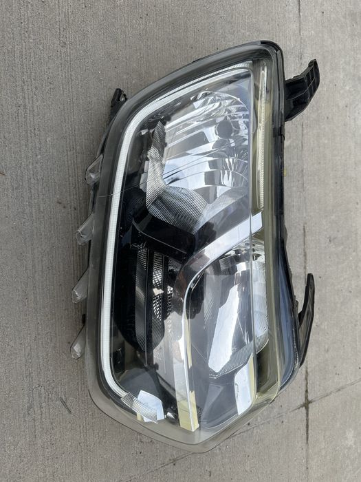 Права фара Renault Duster 2020 р.