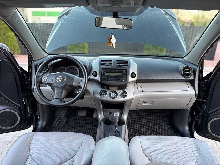 Продам Toyota RAV