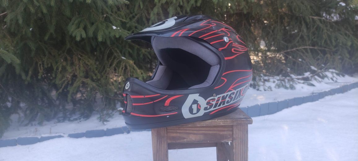 Kask MTB sixsixone 661