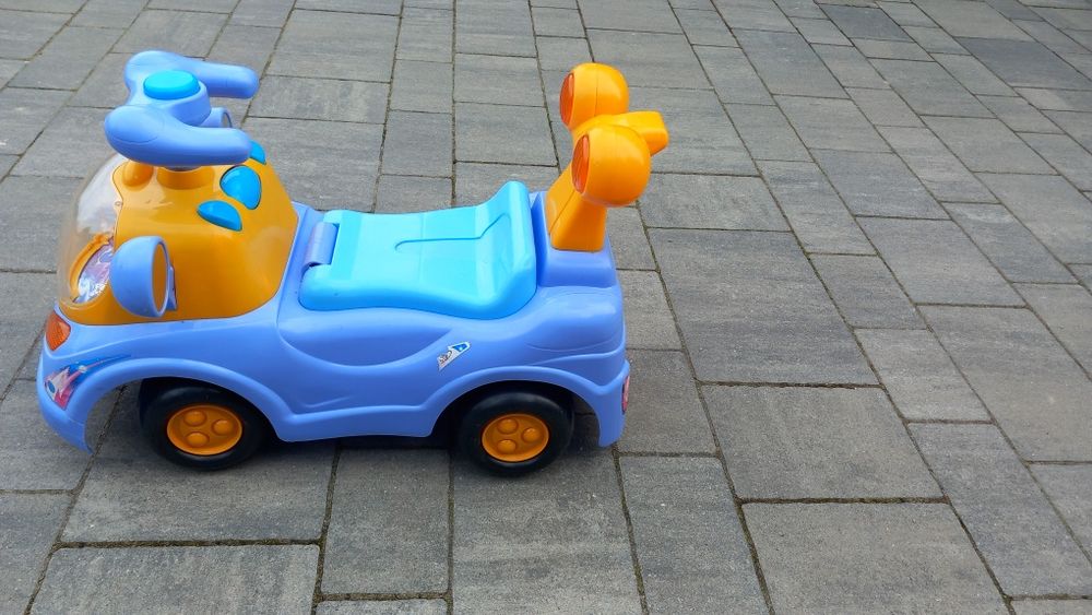 Jeździk, pchacz dla dziecka