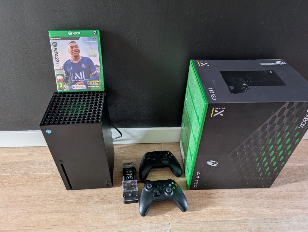 Xbox Series X 1tb + 2x pad + gra