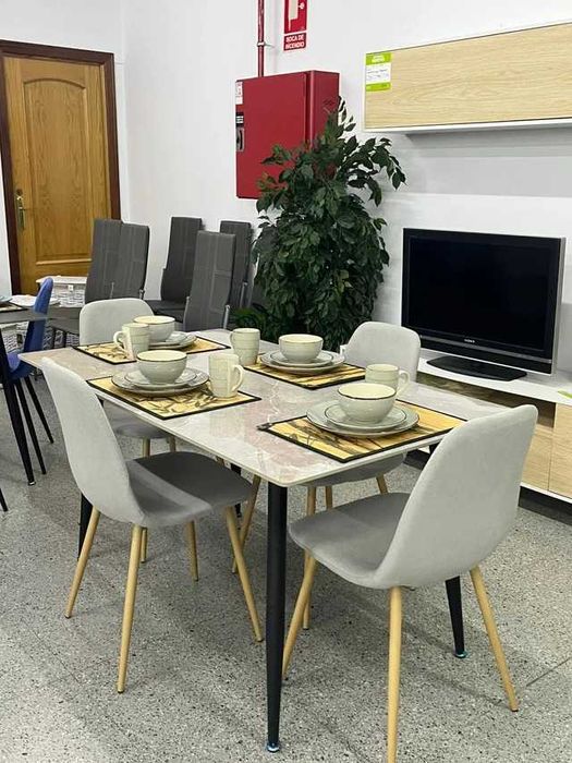 Mesa nova + 4 cadeiras cinzentas - envio gratis