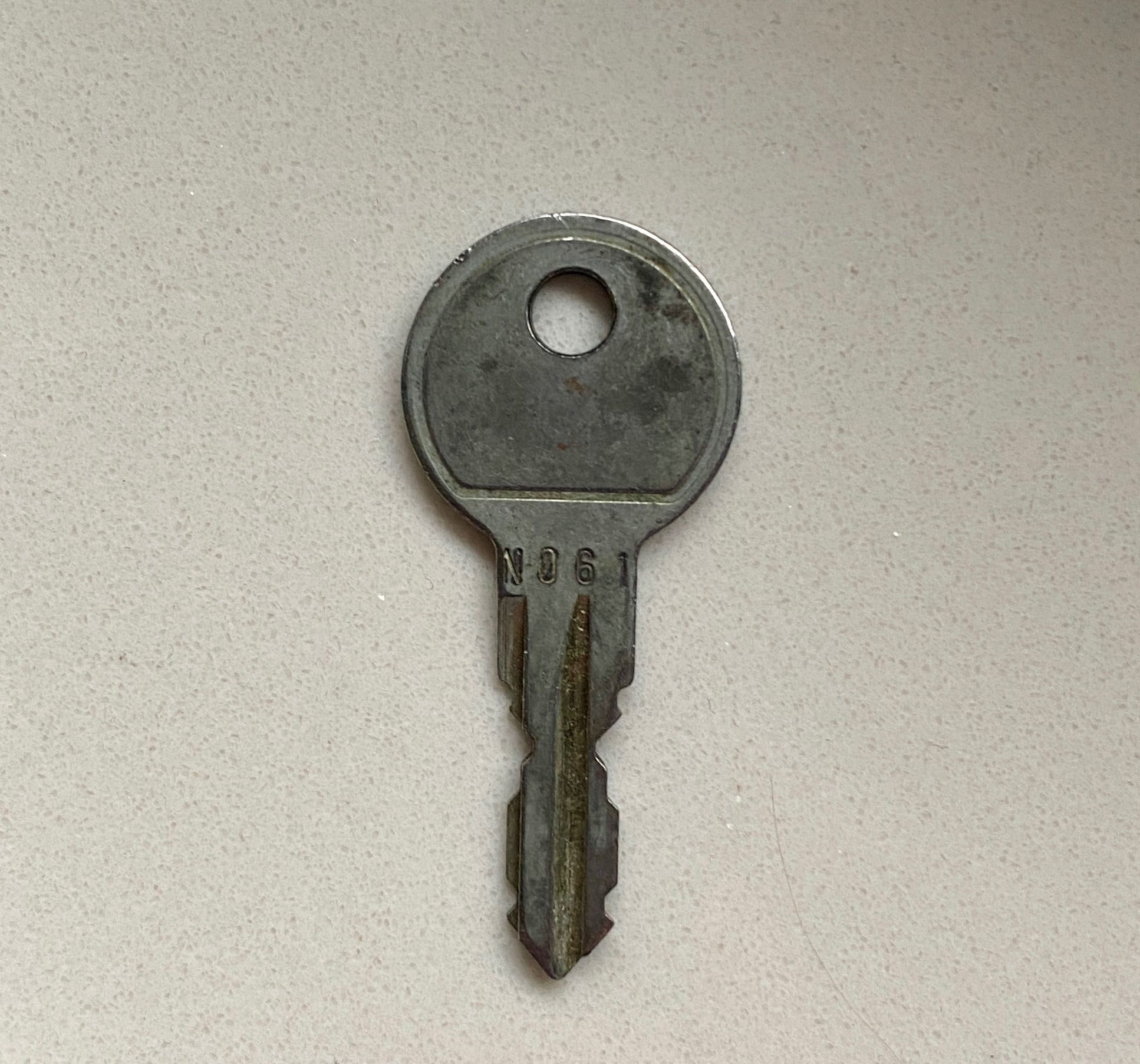 kluczyk Thule N061