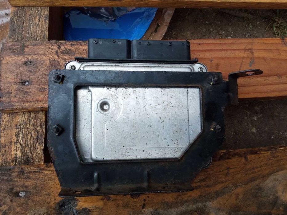 Блок керування двигуном Hyundai Santa Fe 2 2.2D 39113-27826