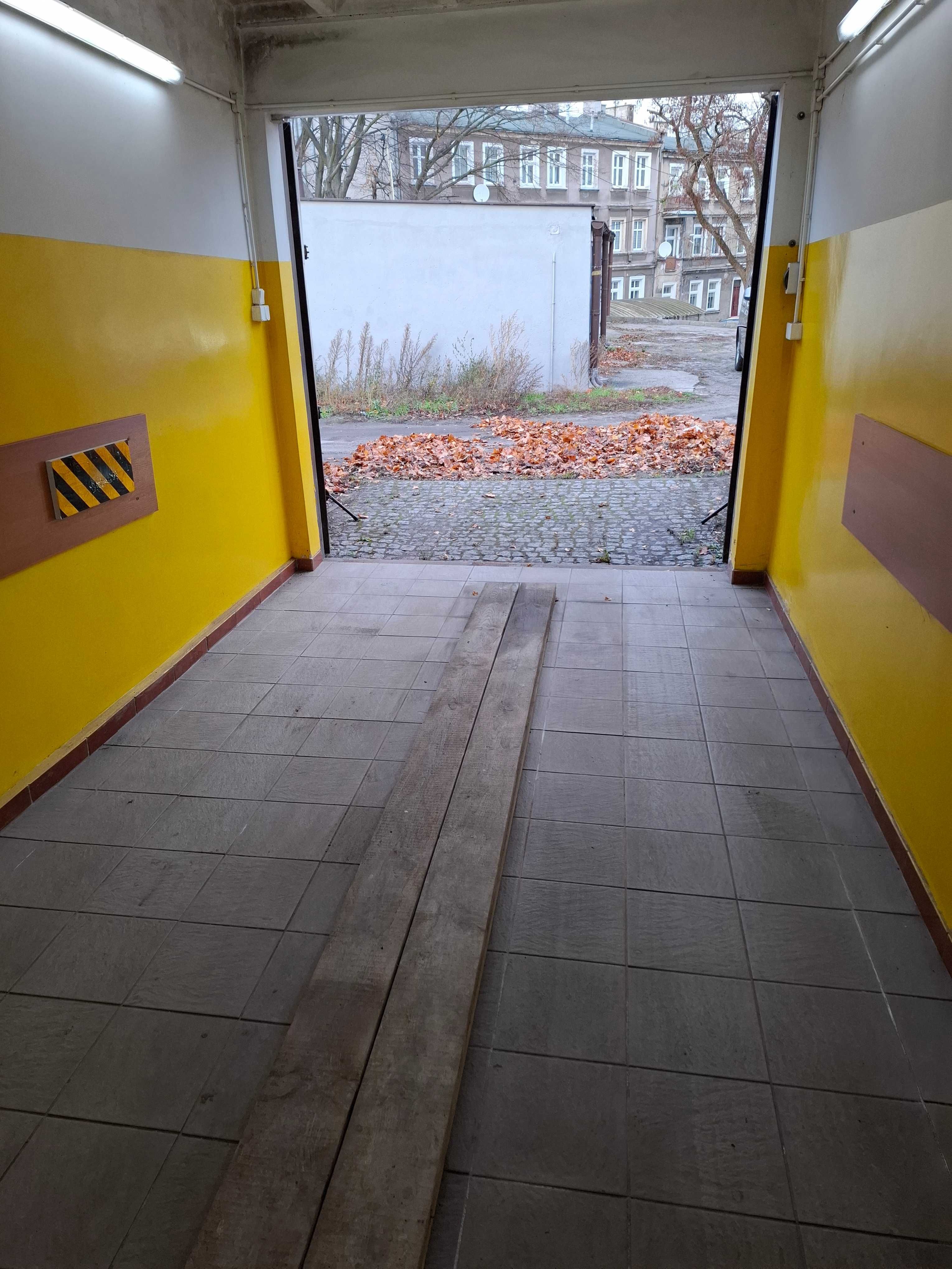 Sprzedam garaż murowany, parking BUSA Tczew Królowej Jadwigi, prąd