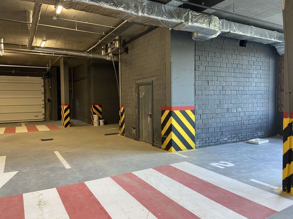 Продам паркомісце Auroom Lounge Черг 1