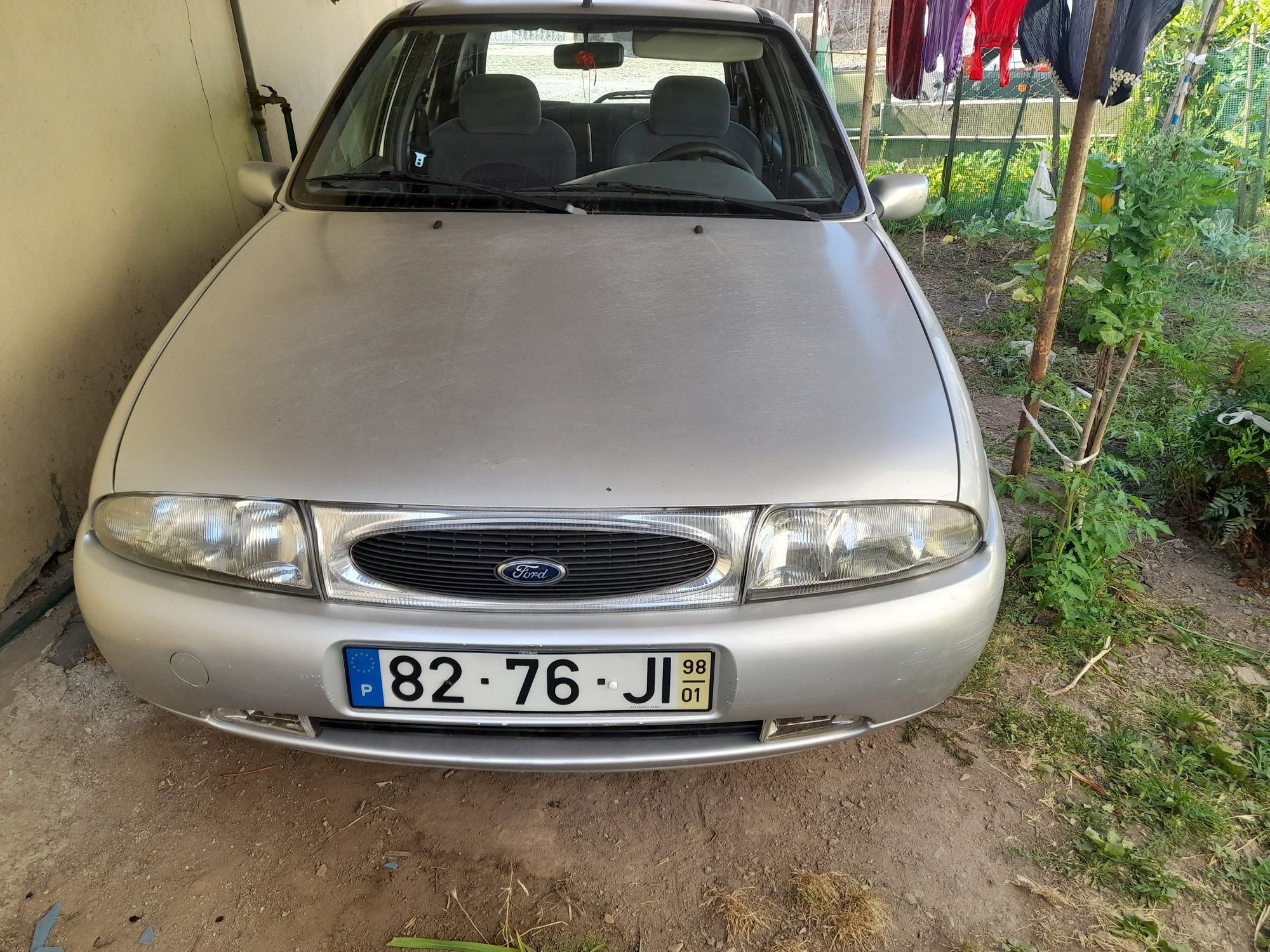Vendo Ford festa gasolina usado