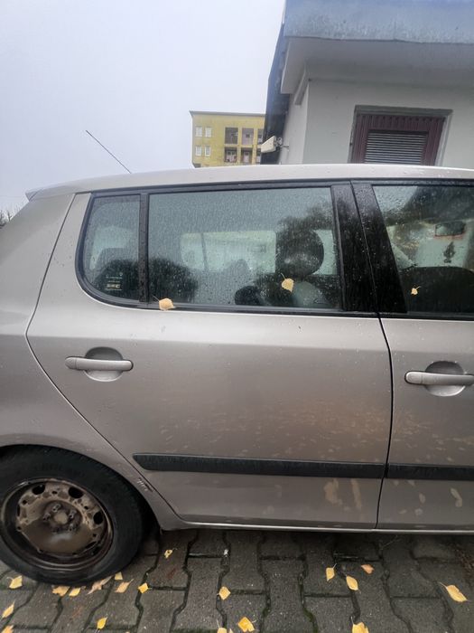 Skoda Fabia na części 2 9202 Maska Lampa Zderzak