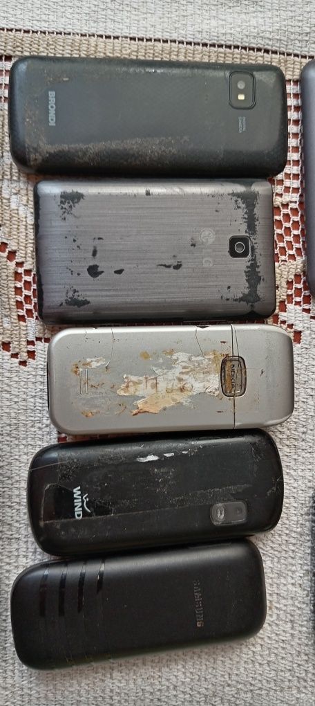 Telefony komórkowe, Samsung, LG, oppo, I inne  Zestaw