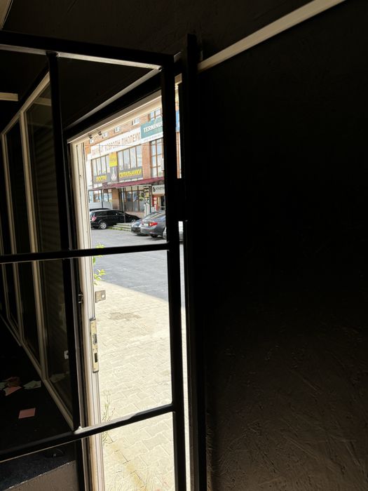 Грати на двері