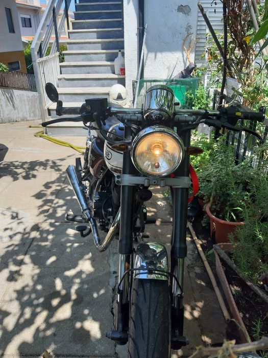 Moto francesa125 cc  11 kw documento único portugues motor suzuky marc