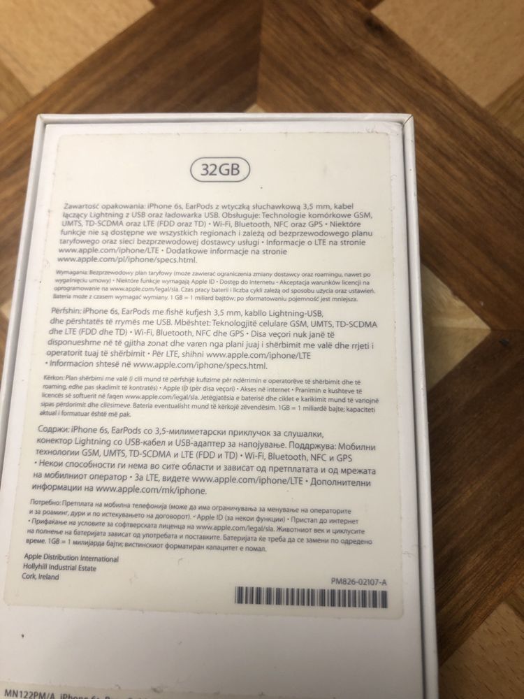 Pudelko po/do iPhone 6s 32GB z słuchawkami