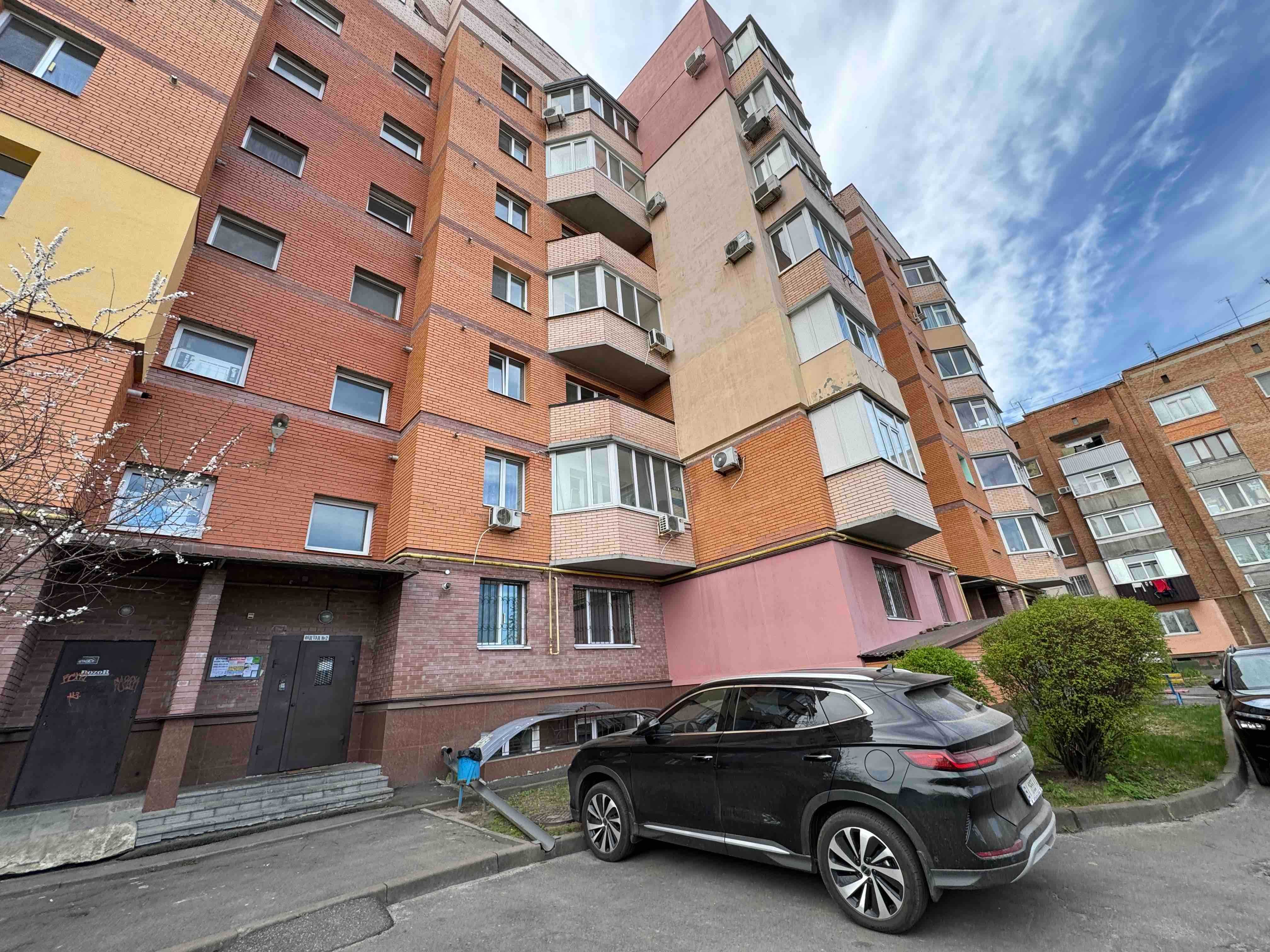 4 кімнатна, 112 м кв. Центр. Новобудова с індивідуальним опаленням.
