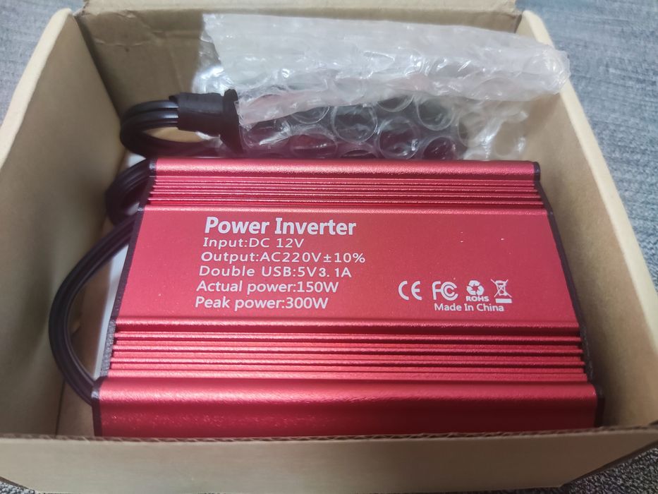 Компактный инвертор 12в на 220в