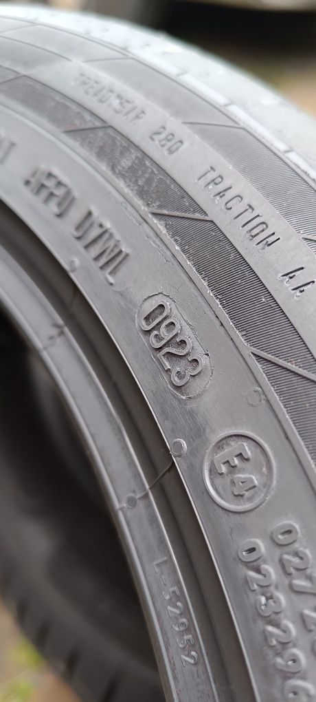Para opon 234/45/18 Continental