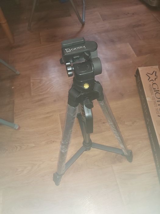 Штатив Giotto...