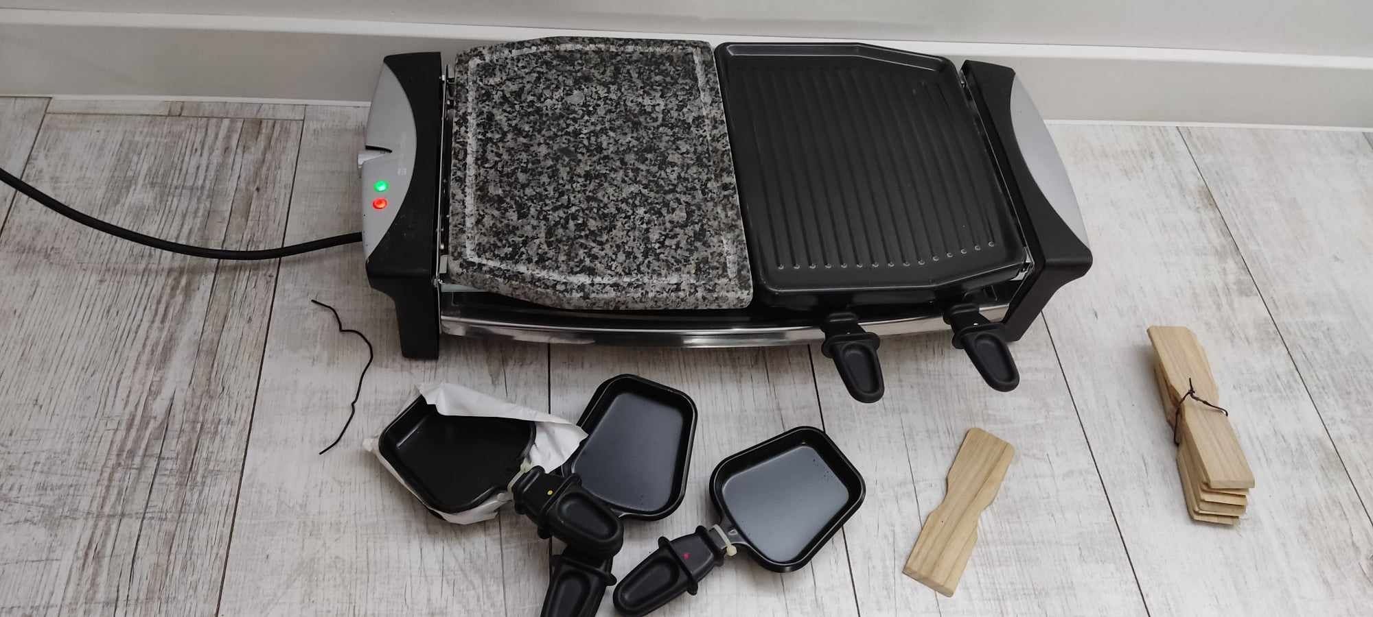 Grill elektryczny z kamieniem