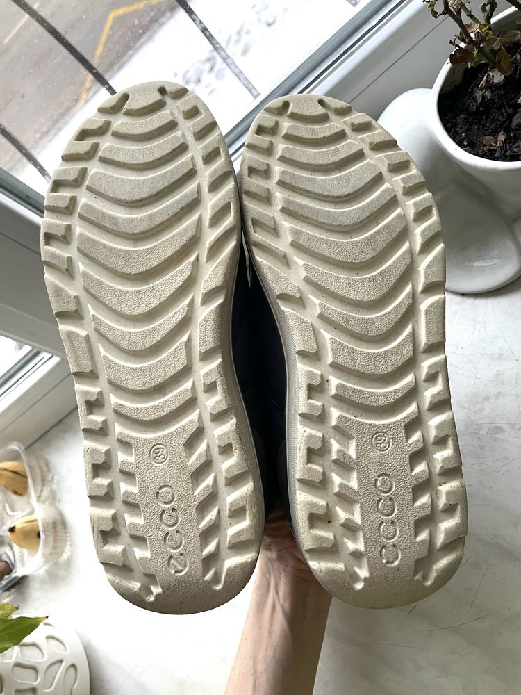 Кожаные зимние ботинки Ecco Gore-tex 39 р